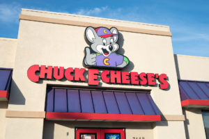 Mother Posts Video Of Chuck E. Cheese Mascot Ignoring Black Child